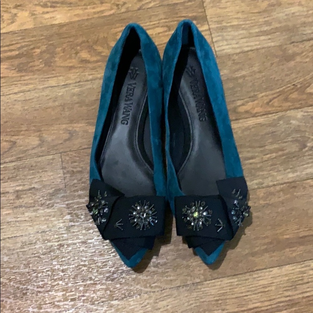 Vera wang gently worn turquoise flats